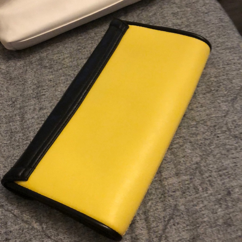 Express Clutch - Picture 2 of 4